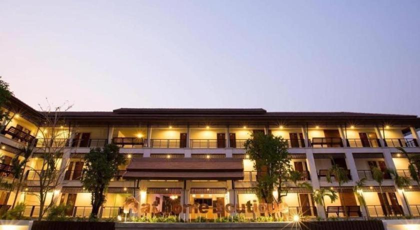 แอท โฮม บูทิก Hotel ลำปาง ภายนอก รูปภาพ